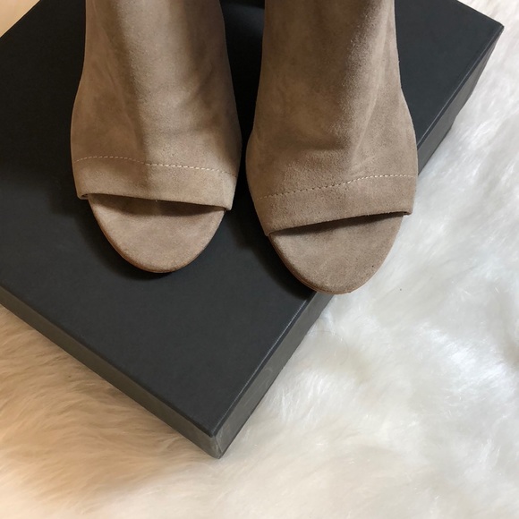 • V I N C E • ‘Addison’ Suede Boot - Picture 2 of 7